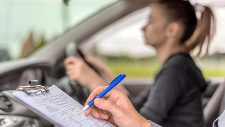 government-announce-75-new-driver-testers-to-tackle-driving-test